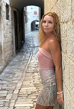 Ukrainian mail order bride Lilia from Lutsk with black hair and grey eye color - image 21