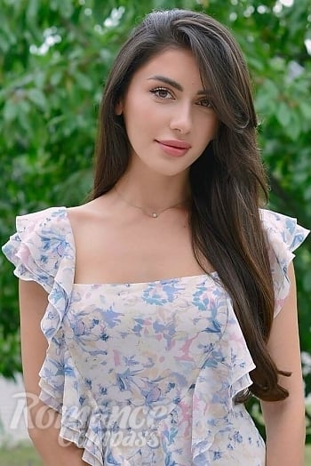 Ukrainian mail order bride Arevik from Kyiv with black hair and brown eye color - image 1