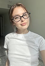 Ukrainian mail order bride Diana from Calgary with brunette hair and grey eye color - image 2