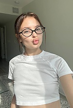 Ukrainian mail order bride Diana from Calgary with brunette hair and grey eye color - image 3