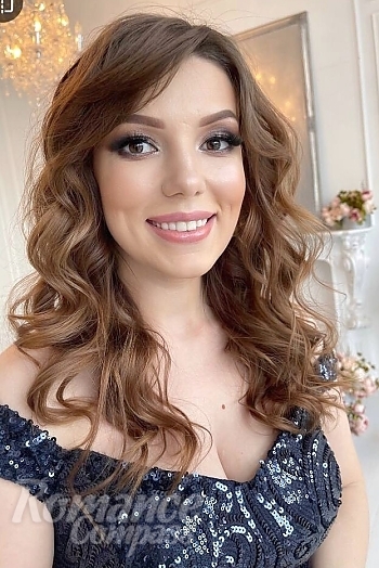 Ukrainian mail order bride Tetyana from Kotsiubynske with brunette hair and brown eye color - image 1