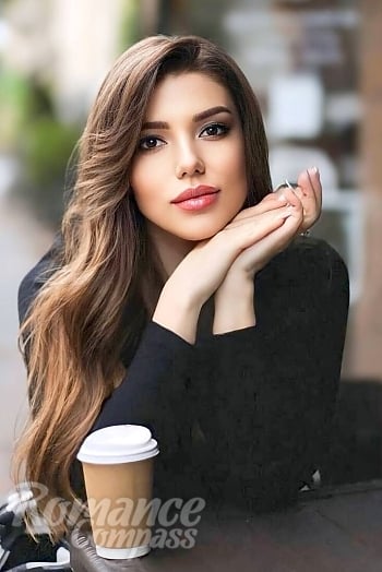 Ukrainian mail order bride Tetyana from Kotsiubynske with brunette hair and brown eye color - image 1