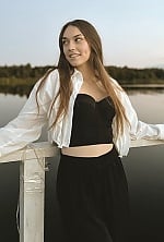 Ukrainian mail order bride Olena from Zhytomyr with light brown hair and green eye color - image 6