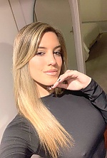 Ukrainian mail order bride Mariana from Rosario with black hair and brown eye color - image 4