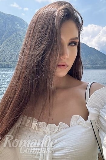 Ukrainian mail order bride Karyna from Kyiv with light brown hair and hazel eye color - image 1