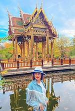 Ukrainian mail order bride Olena from M&uuml;nchen with black hair and green eye color - image 27