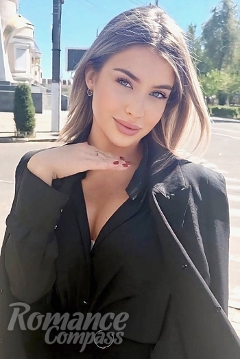 Ukrainian mail order bride Sofiia from Mykolayiv with blonde hair and green eye color - image 1