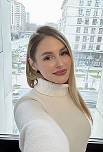 Ukrainian mail order bride Daria from Kyiv with brunette hair and green eye color - image 4