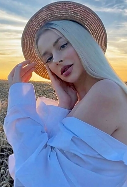 Myroslava, 29 y.o. from Warsaw, Poland