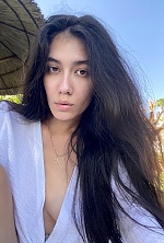 Ukrainian mail order bride Alina from Kyiv with black hair and brown eye color - image 2