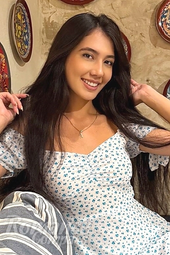 Ukrainian mail order bride Alina from Kyiv with black hair and brown eye color - image 1