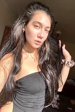 Ukrainian mail order bride Alina from Kyiv with black hair and brown eye color - image 2