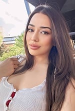Ukrainian mail order bride Simona from Chicago with brunette hair and brown eye color - image 3
