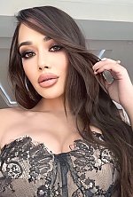 Ukrainian mail order bride Simona from Chicago with brunette hair and brown eye color - image 2