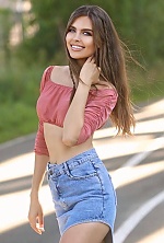 Ukrainian mail order bride Yulia from New York with light brown hair and blue eye color - image 6