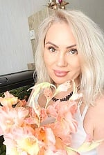 Ukrainian mail order bride Tamara from Los Angeles with blonde hair and brown eye color - image 2
