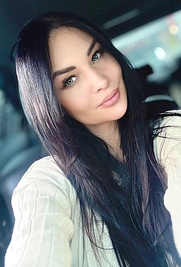 Yana, 40 y.o. from Berlin, Germany
