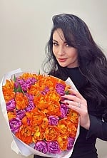 Ukrainian mail order bride Yana from Berlin with brunette hair and green eye color - image 6