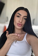 Ukrainian mail order bride Mariia from Kharkiv with black hair and brown eye color - image 2