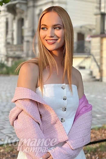Ukrainian mail order bride Veronika from Wroclaw with blonde hair and blue eye color - image 1