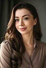 Ukrainian mail order bride Victoria from Rome with black hair and green eye color - image 8