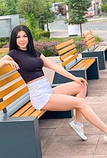 Ukrainian mail order bride Alina from Kyiv with brunette hair and brown eye color - image 2