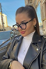 Ukrainian mail order bride Alina from Odesa with light brown hair and green eye color - image 10