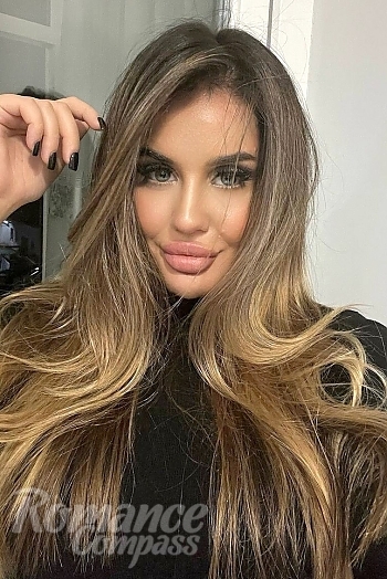 Ukrainian mail order bride Alina from Odesa with light brown hair and green eye color - image 1