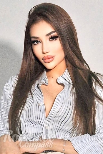 Ukrainian mail order bride Asem from Almaty with black hair and brown eye color - image 1