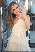 Ukrainian mail order bride Victoria from Riga with light brown hair and brown eye color - image 5
