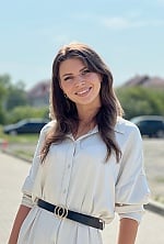 Ukrainian mail order bride Alla from Uzhhorod with light brown hair and green eye color - image 5