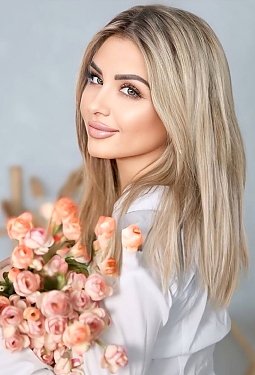 Anna, 44 y.o. from Dubai, UAE