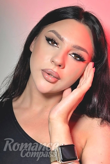 Ukrainian mail order bride Solomiia from Ivano-Frankivsk with brunette hair and green eye color - image 1