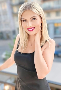 Antonina, 36 y.o. from Paris, France