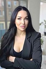 Ukrainian mail order bride Tetyana from Kharkiv with black hair and green eye color - image 10