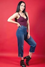 Ukrainian mail order bride Tetyana from Kharkiv with black hair and green eye color - image 5