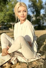 Ukrainian mail order bride Viktoria from Kyiv with blonde hair and blue eye color - image 5