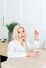 Ukrainian mail order bride Tanya from Kyiv with blonde hair and green eye color - image 2