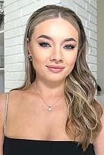 Ukrainian mail order bride Tetiana from Vinnytsia with light brown hair and blue eye color - image 4