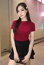 Ukrainian mail order bride Pham from Ho Chi Minh City with brunette hair and brown eye color - image 3