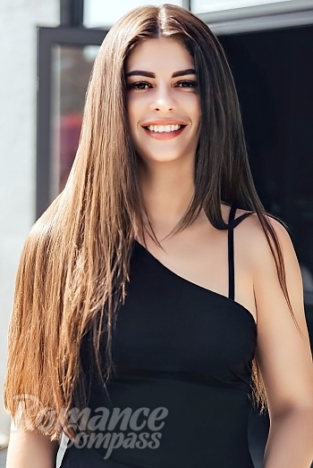 Ukrainian mail order bride Elena from Kyiv with light brown hair and brown eye color - image 1