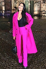 Ukrainian mail order bride Yullia from Strasbourg with black hair and green eye color - image 8