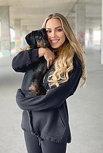 Ukrainian mail order bride Vanessa from Vienna with blonde hair and brown eye color - image 6