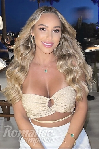 Ukrainian mail order bride Vanessa from Vienna with blonde hair and brown eye color - image 1