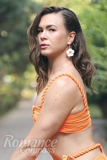 Ukrainian mail order bride Yulia from Kyiv with brunette hair and grey eye color - image 1