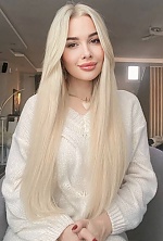 Ukrainian mail order bride Anastasia from Málaga with blonde hair and green eye color - image 3
