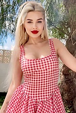 Ukrainian mail order bride Anastasia from Málaga with blonde hair and green eye color - image 4