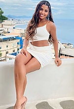 Ukrainian mail order bride Kessy from Minas Novas with black hair and black eye color - image 5