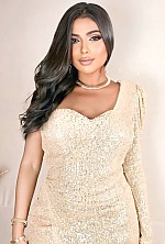 Ukrainian mail order bride Kessy from Minas Novas with black hair and black eye color - image 2