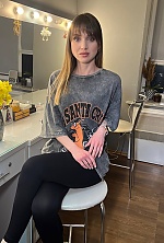 Ukrainian mail order bride Anastasia from Zaporizhzhya with light brown hair and green eye color - image 4
